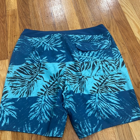 Patagonia swim shorts - Picture 5 of 5